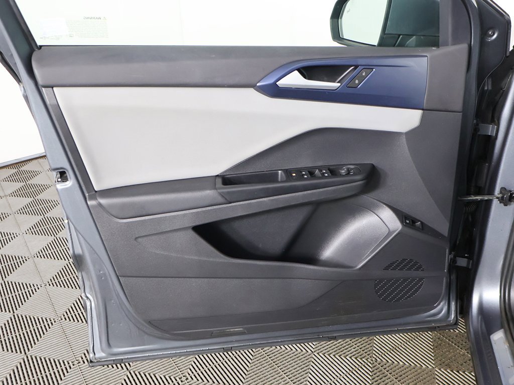 Used 2022 Volkswagen Taos SE image 21