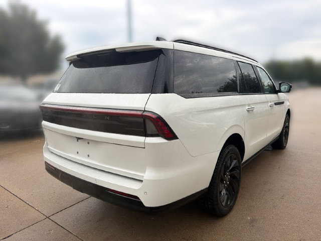 New 2027 Lincoln Navigator L Reserve w/ Jet Appearance Package AWD/4WD image 6