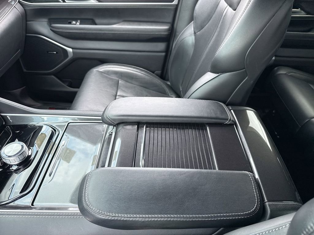 Used 2023 Jeep Wagoneer 2WD w/ Premium Group I image 20