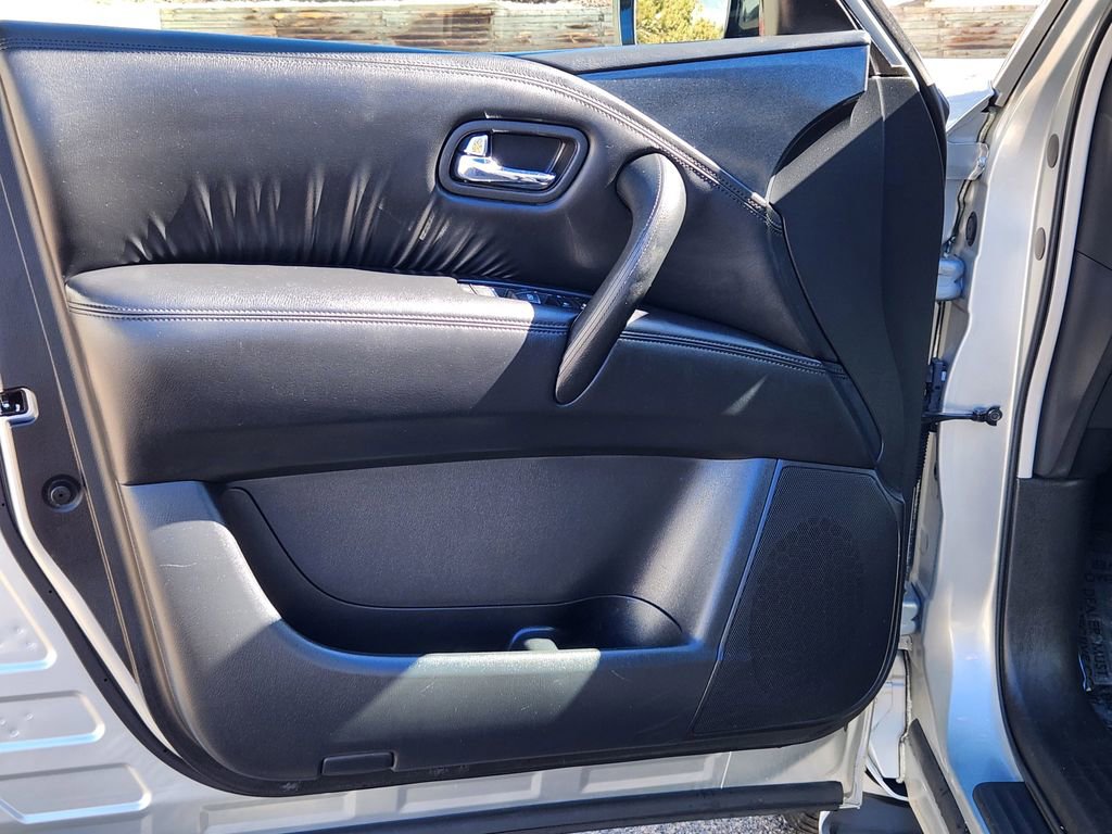 Used 2024 Nissan Armada SV image 8