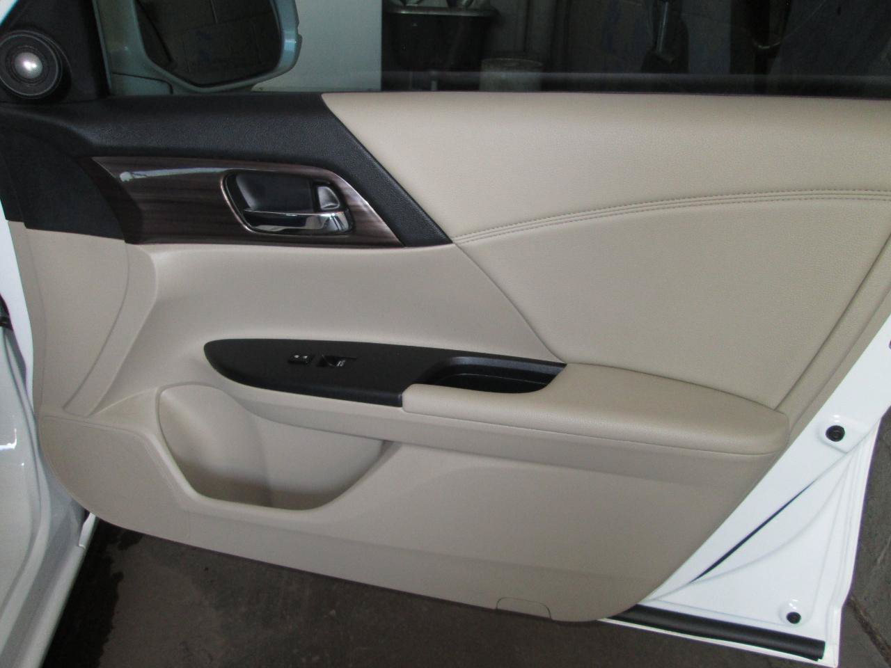 Used 2017 Honda Accord EX-L image 26