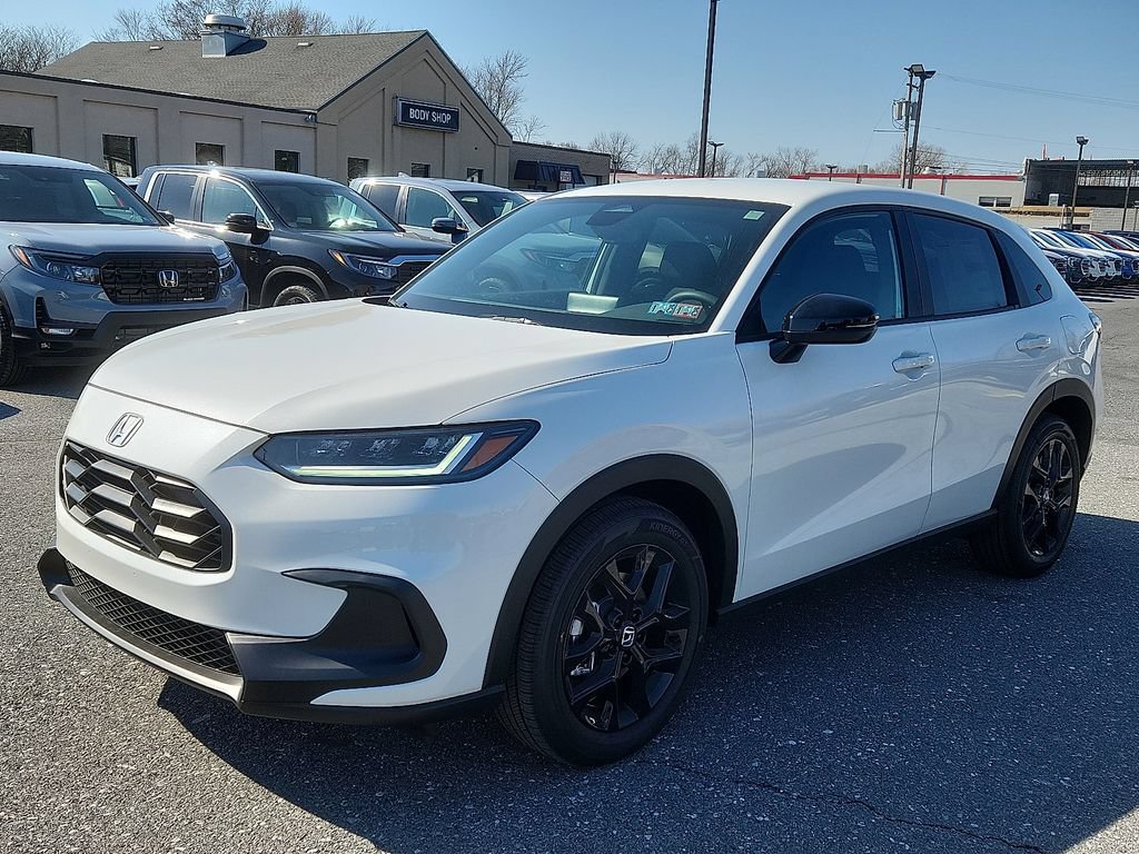 Used 2025 Honda HR-V Sport image 2