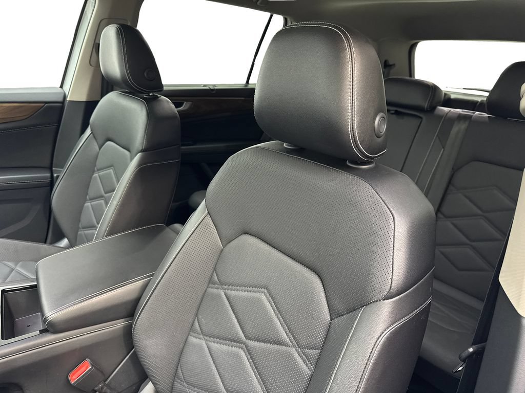 Used 2024 Volkswagen Atlas SE w/ Panoramic Sunroof Package FWD image 27