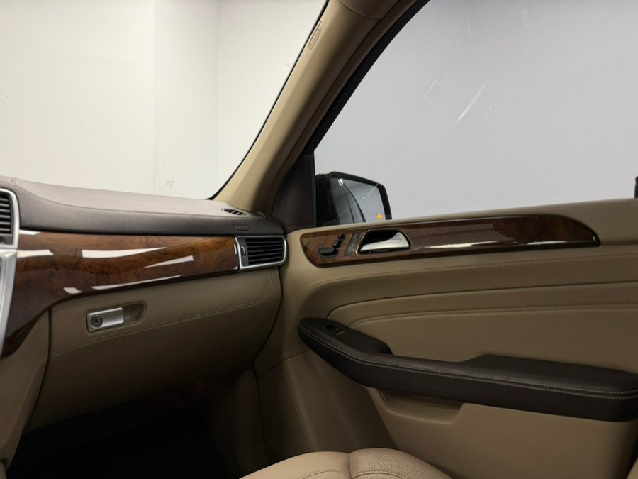 Used 2013 Mercedes-Benz ML 550 4MATIC image 56