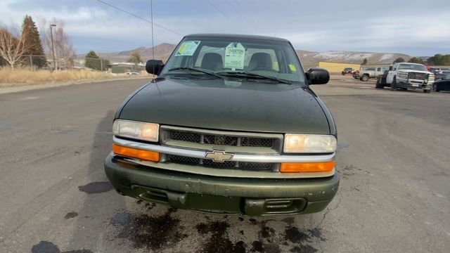 Used 2001 Chevrolet S10 Pickup LS w/ Preferred Equipment Group image 3