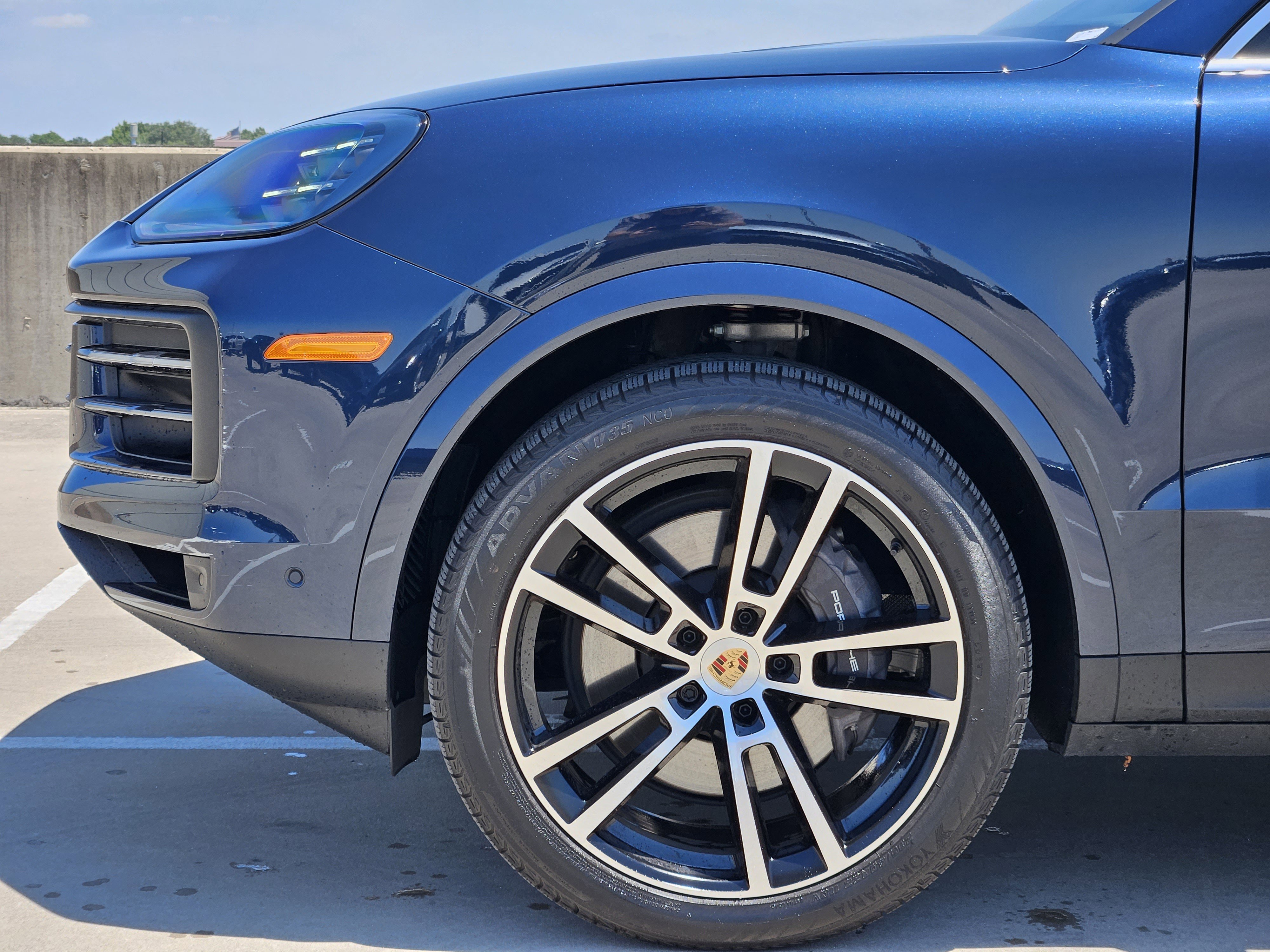 Certified 2025 Porsche Cayenne AWD/4WD image 13