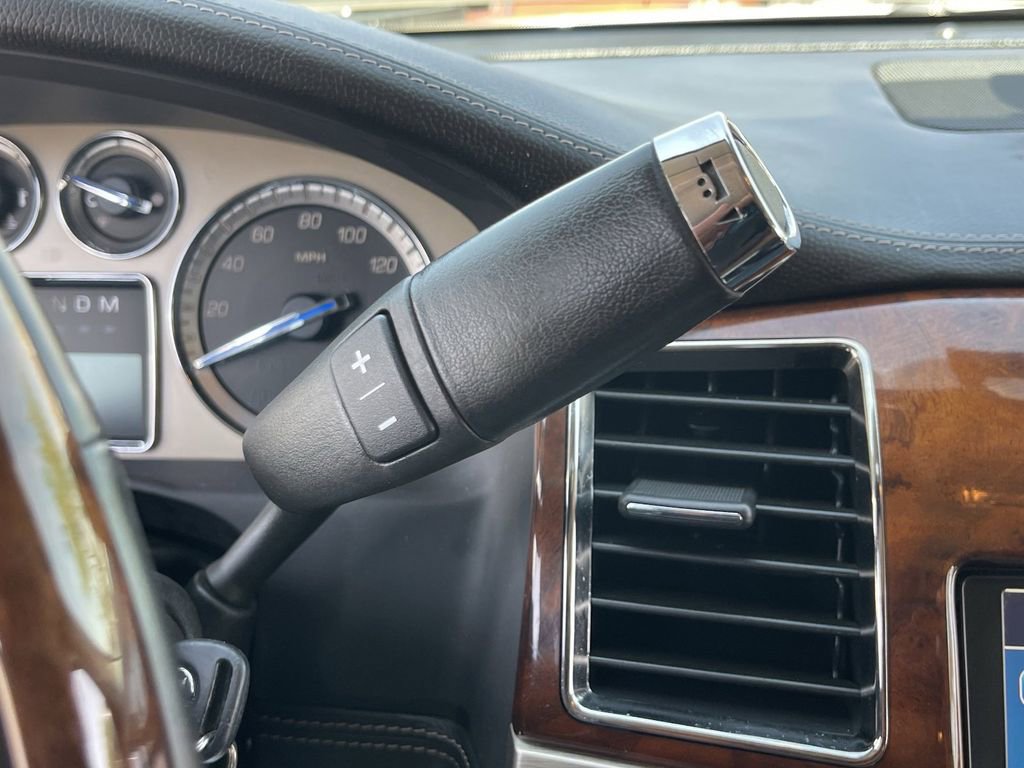 Used 2012 Cadillac Escalade ESV Platinum AWD/4WD image 29