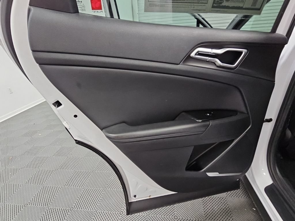 Used 2023 Kia Sportage EX FWD image 34