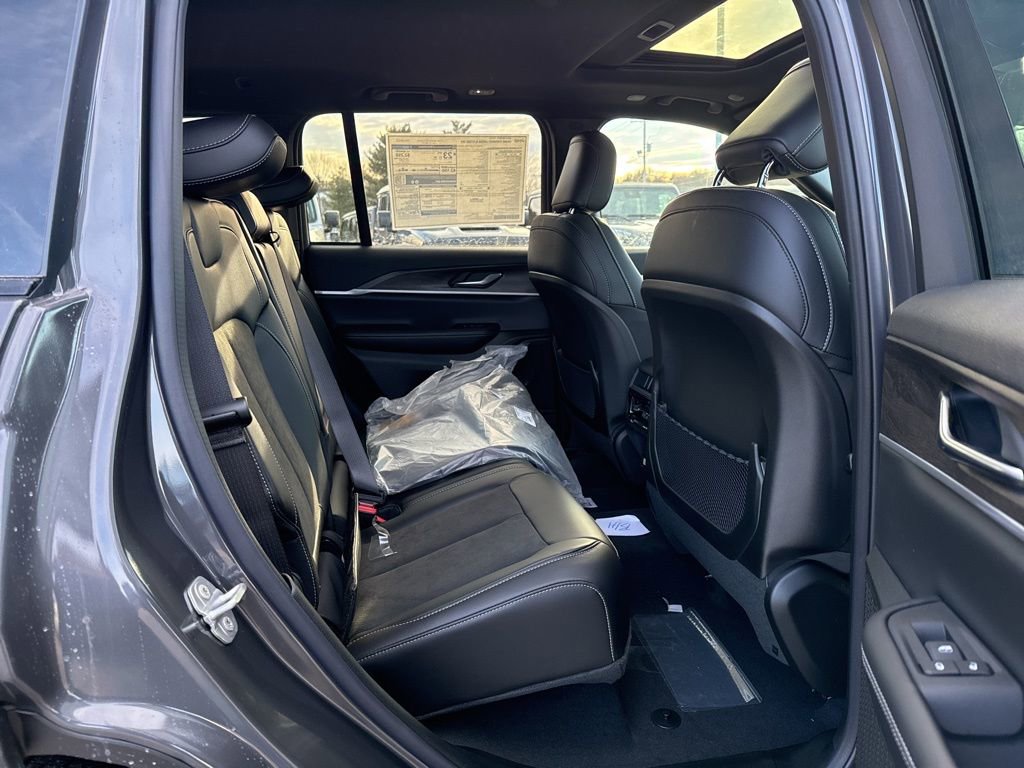 New 2026 Jeep Grand Cherokee Laredo image 26