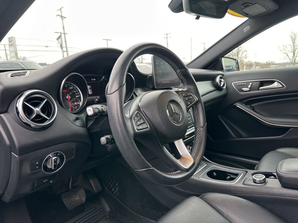 Used 2018 Mercedes-Benz GLA 250 4MATIC image 42