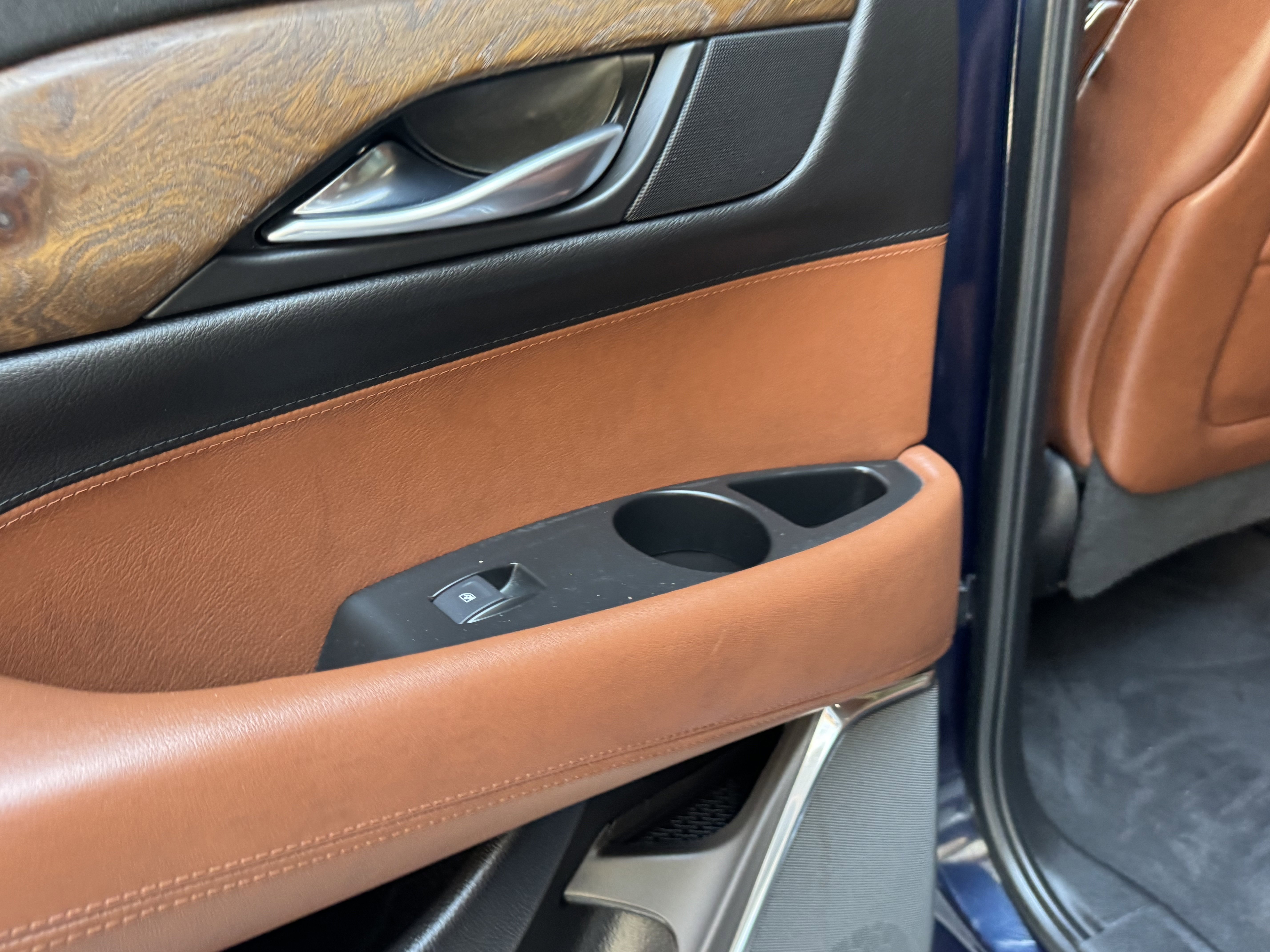 Used 2017 Cadillac Escalade ESV Luxury image 34