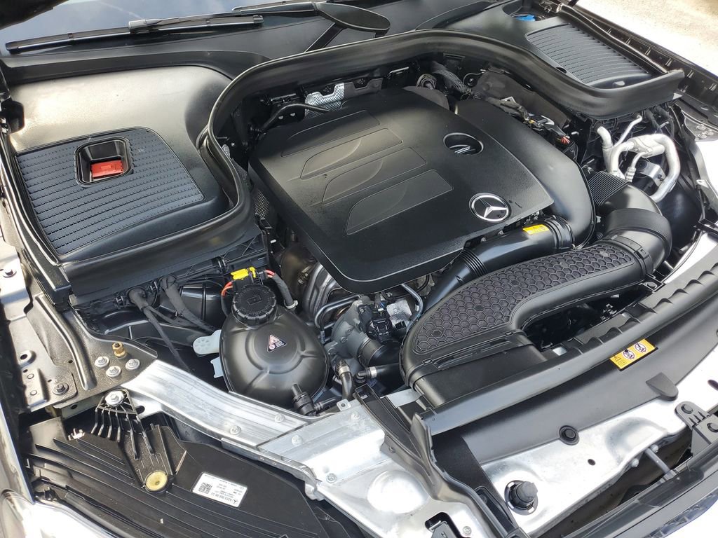 Used 2022 Mercedes-Benz GLC 300 w/ Premium Package Lite image 9