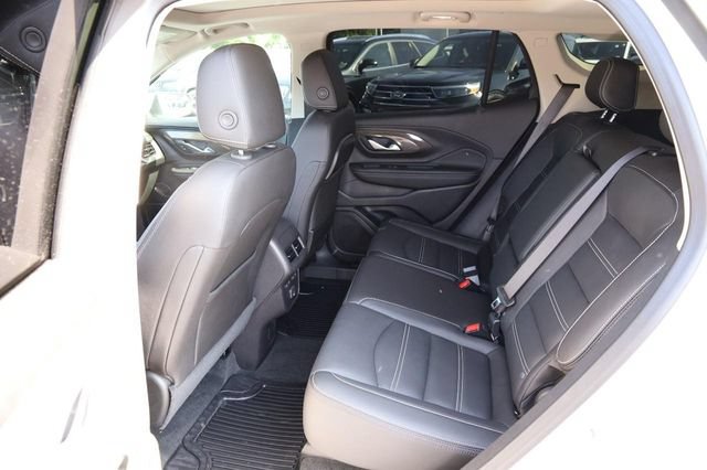 Used 2024 GMC Terrain Denali w/ Denali Premium Package AWD/4WD image 11