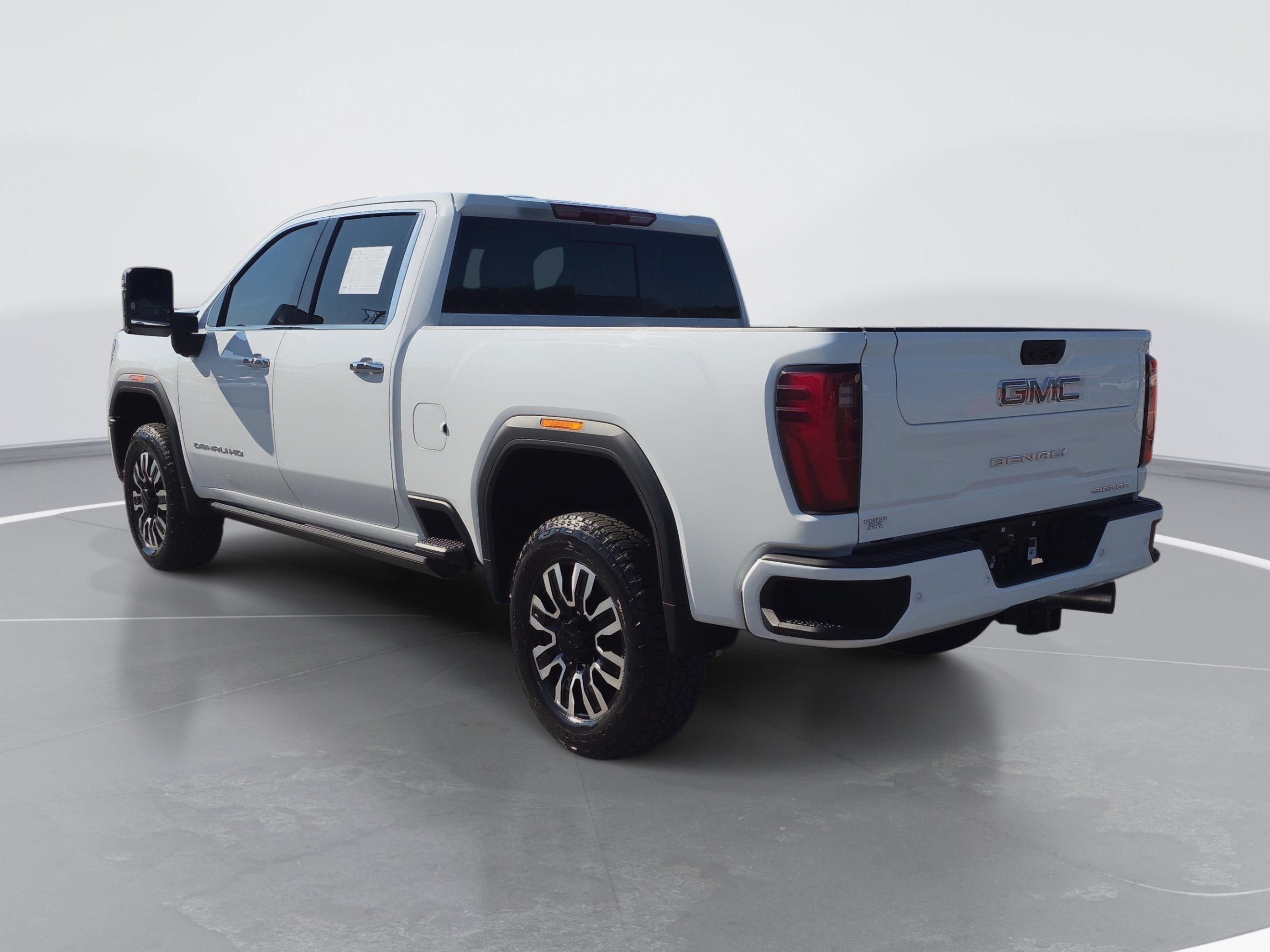 Used 2026 GMC Sierra 2500 Denali Ultimate AWD/4WD image 5