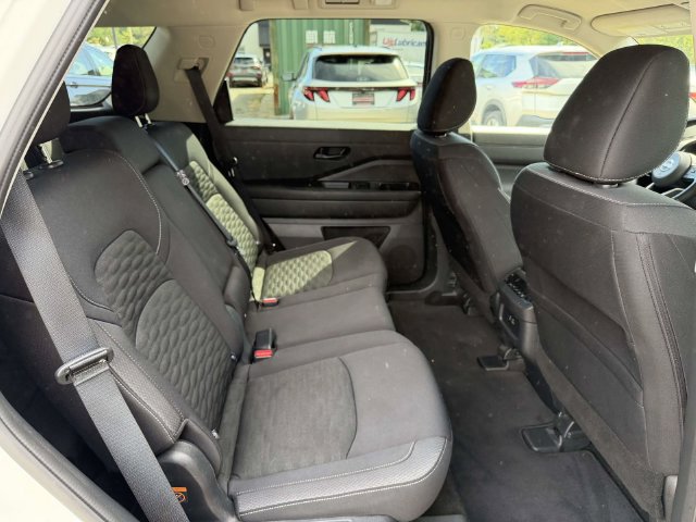 Used 2025 Nissan Pathfinder SV FWD image 13