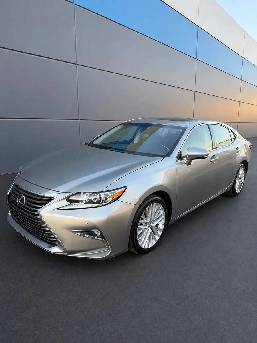 Used 2016 Lexus ES 350 w/ Navigation System Package