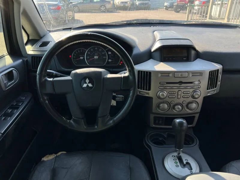 Used 2004 Mitsubishi Endeavor Limited image 17