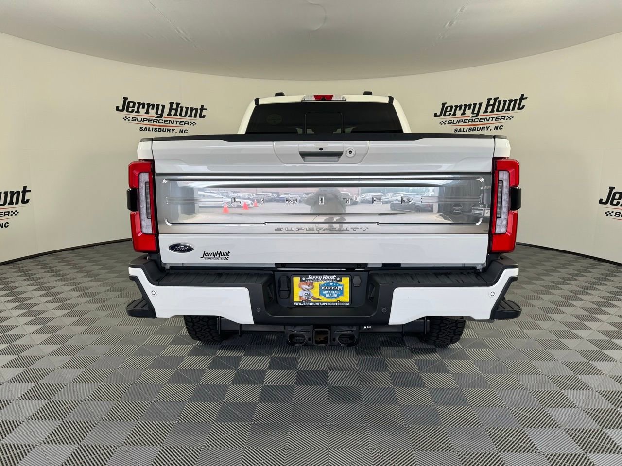 Used 2024 Ford F250 Limited w/ FX4 Off-Road Package image 7