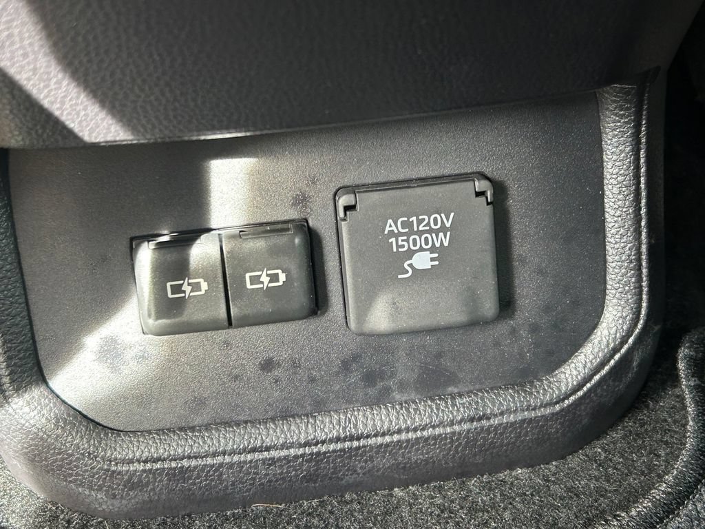 Certified 2025 Toyota Highlander Platinum AWD/4WD image 27