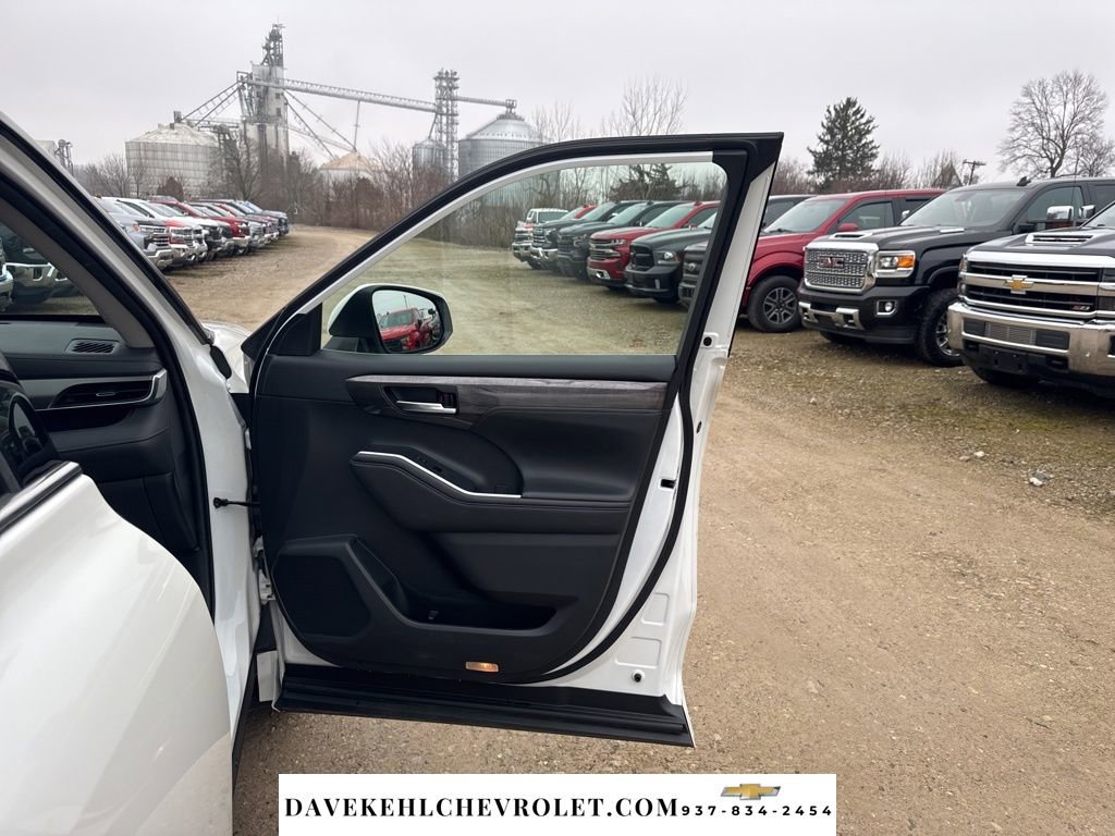 Used 2020 Toyota Highlander Limited image 41