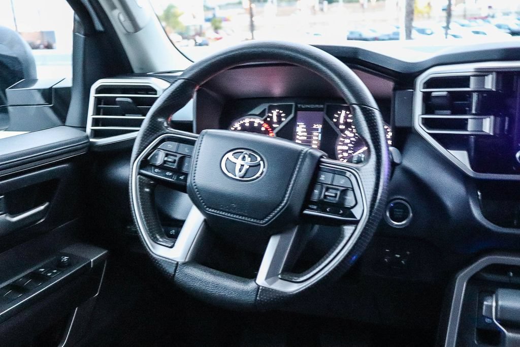 Used 2022 Toyota Tundra SR5 w/ SR5 Convenience Package RWD image 18