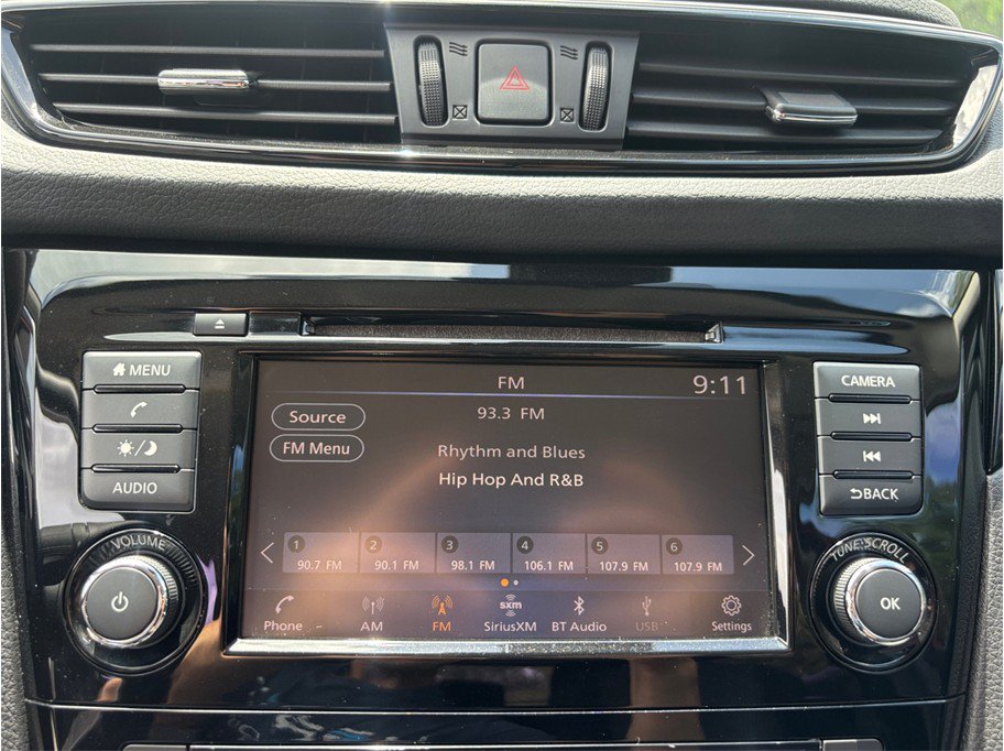 Used 2020 Nissan Rogue Sport SV FWD image 26