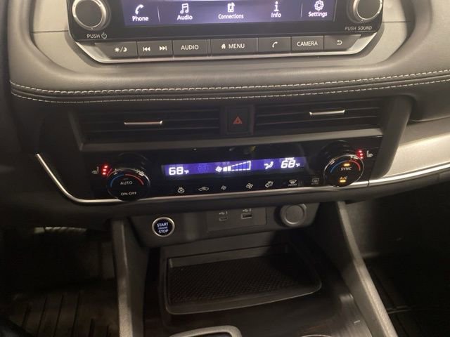 Used 2023 Nissan Rogue SV w/ SV Premium B Package image 13