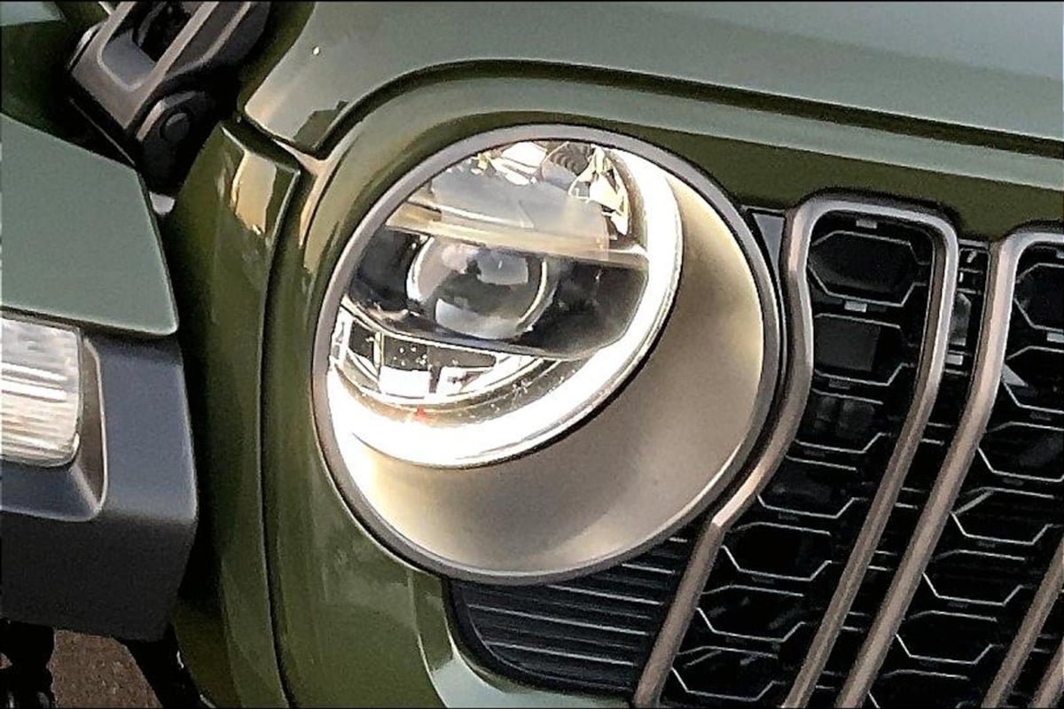 Used 2023 Jeep Wrangler Unlimited Rubicon 4xe AWD/4WD image 25