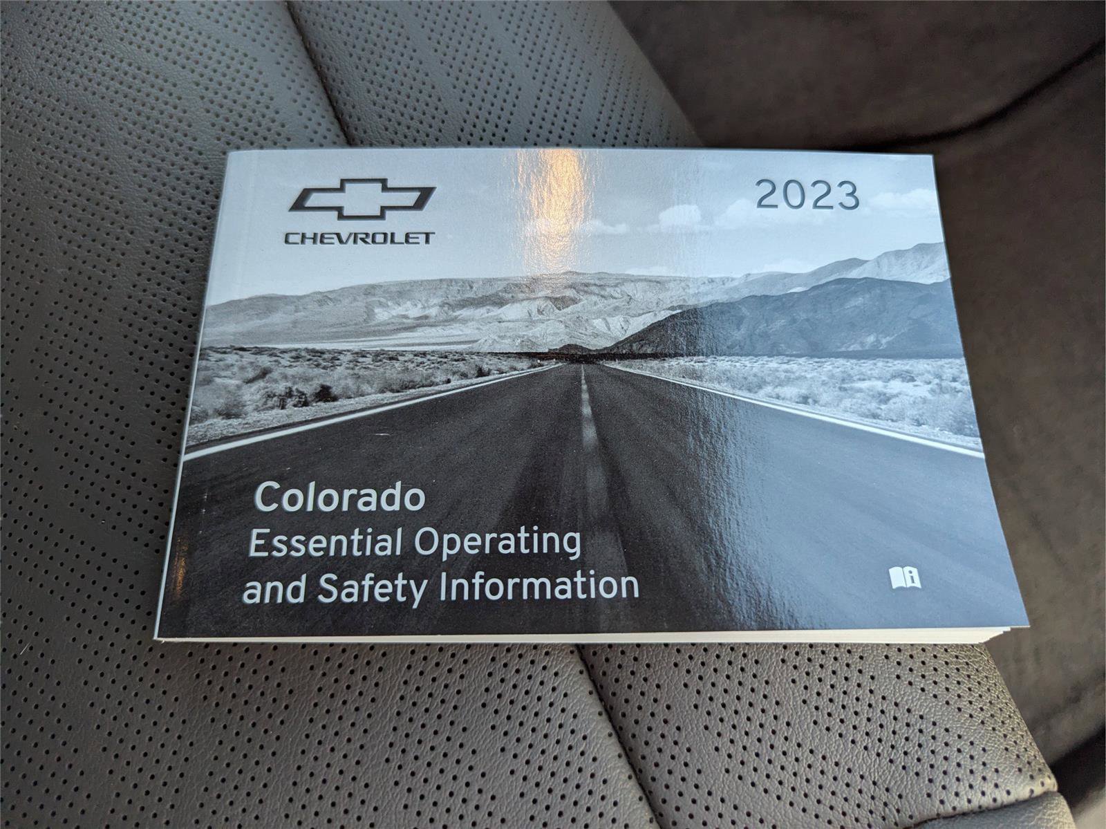 Used 2023 Chevrolet Colorado ZR2 w/ ZR2 Convenience Package III image 37