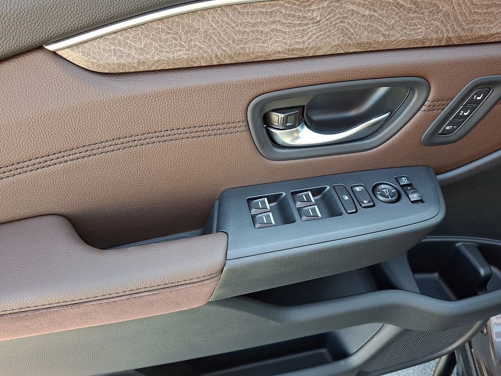 Used 2026 Honda Pilot Elite image 16