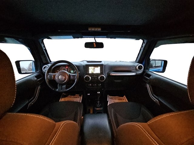 Used 2015 Jeep Wrangler Unlimited Sahara w/ Connectivity Group image 20