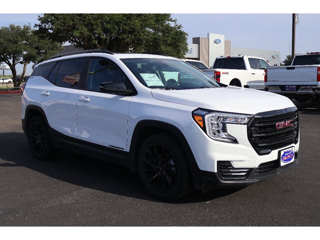 Used 2023 GMC Terrain SLE w/ Driver Convenience Package FWD image 12