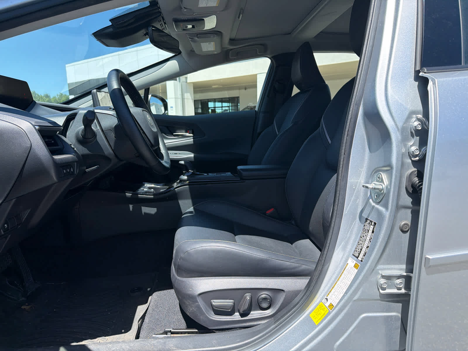 Used 2023 Toyota Prius XLE AWD/4WD image 10
