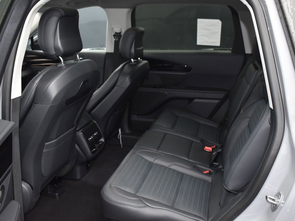 New 2026 Lincoln Nautilus Reserve w/ Jet Appearance Package image 8