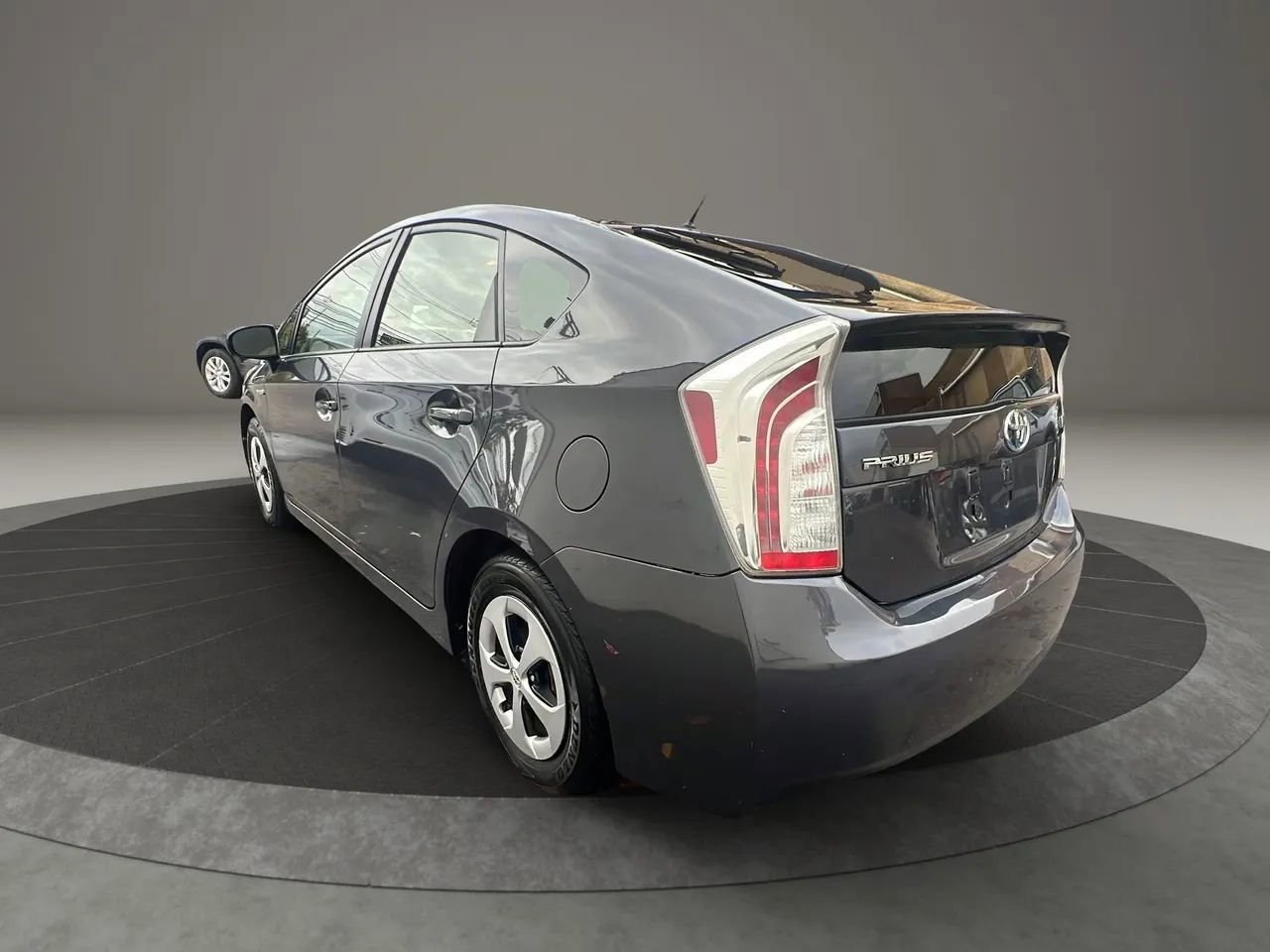 Used 2014 Toyota Prius One image 7