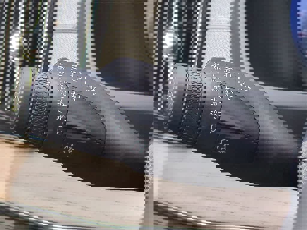 Used 2026 Volvo XC90 B5 Plus w/ Protection Package Premier image 26