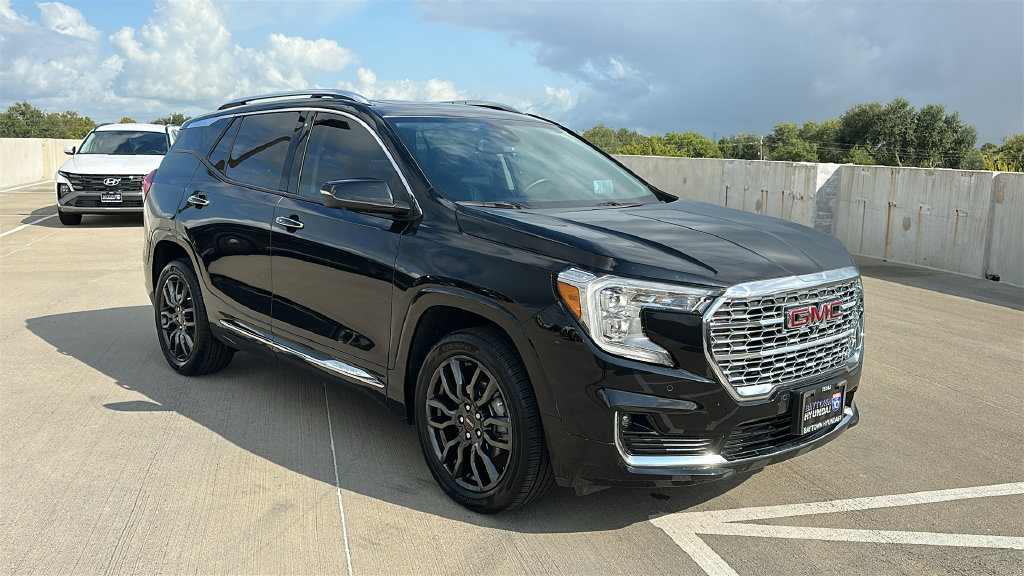 Used 2024 GMC Terrain Denali w/ Black Diamond Edition AWD/4WD image 15