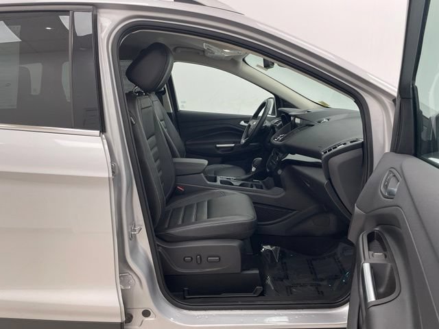 Used 2017 Ford Escape Titanium w/ Equipment Group 301A AWD/4WD image 15