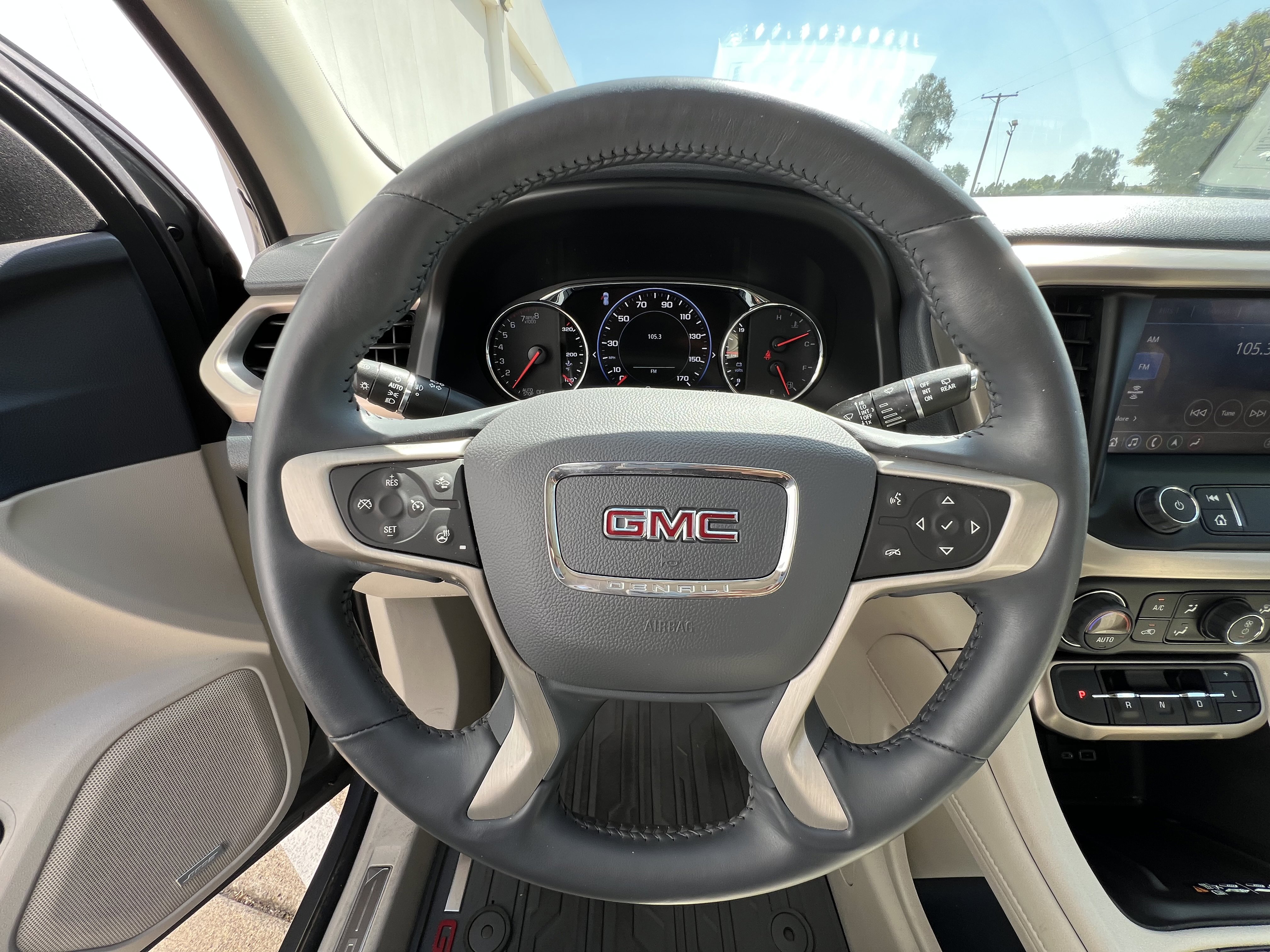 Used 2022 GMC Acadia Denali w/ Denali Ultimate Package image 18