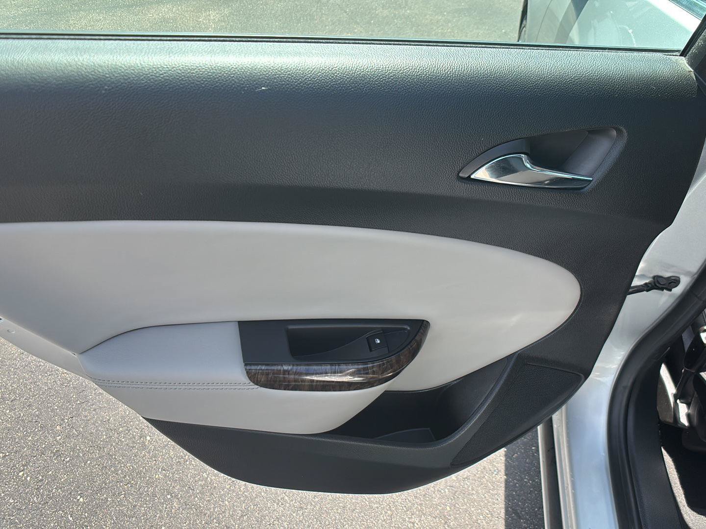 Used 2013 Buick Verano Convenience FWD image 23