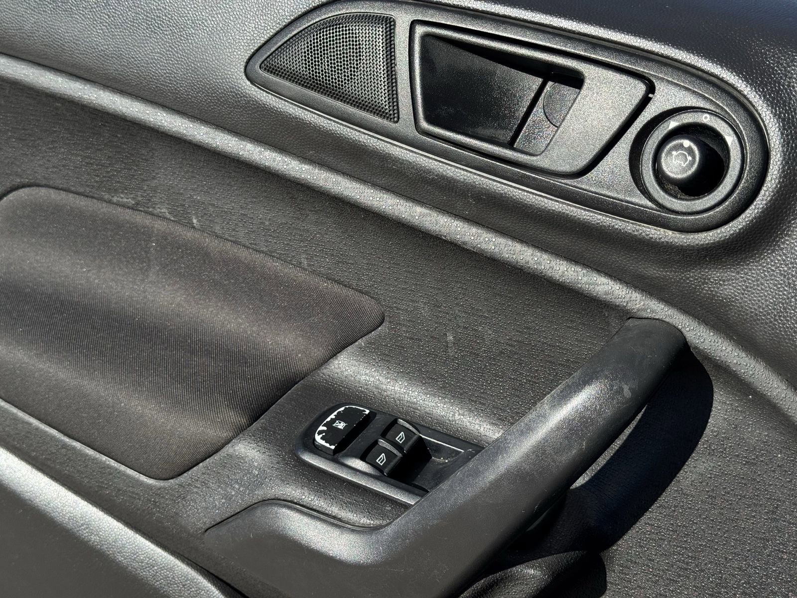 Used 2019 Ford Fiesta SE image 25