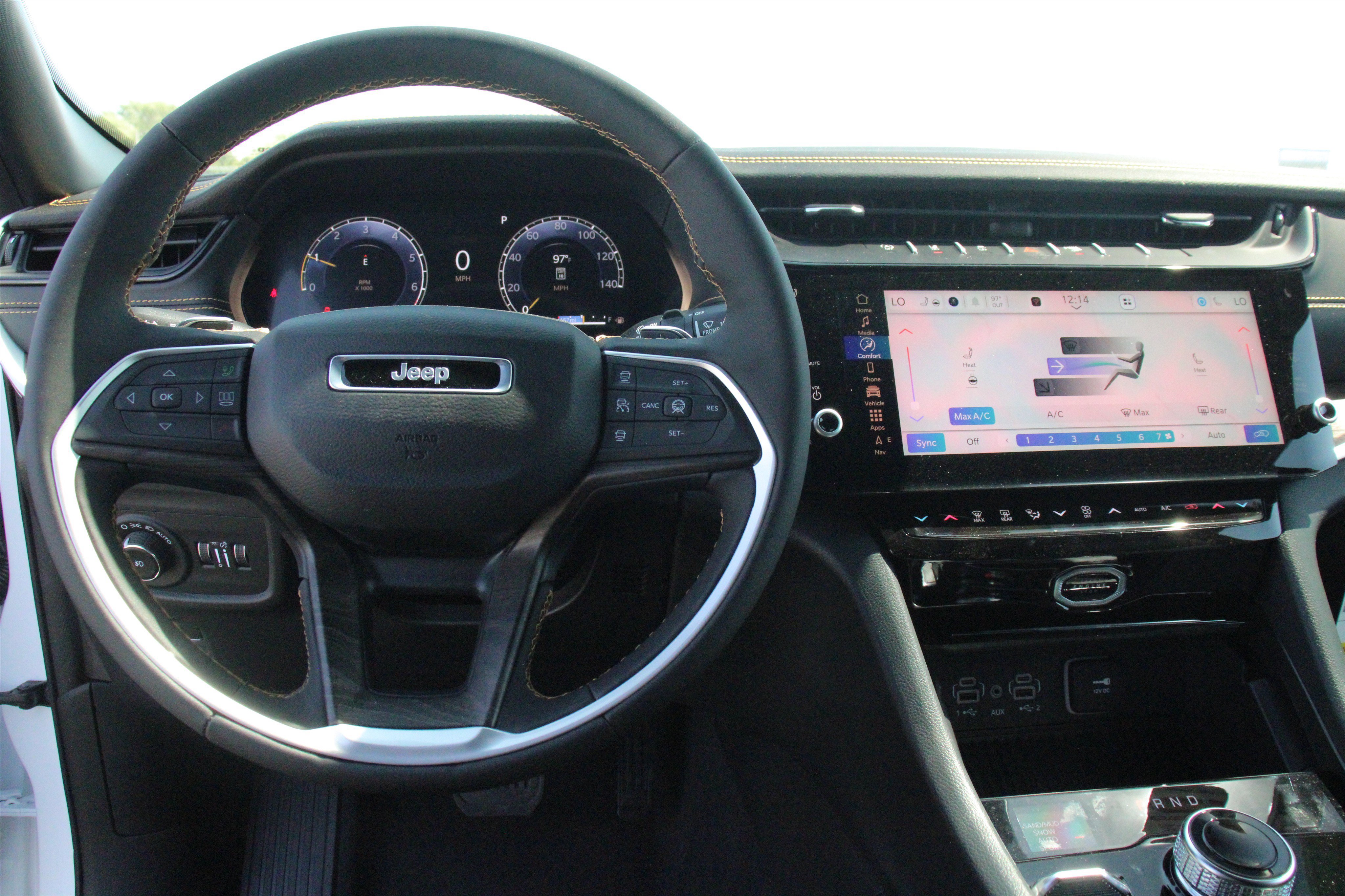 New 2026 Jeep Grand Cherokee Limited AWD/4WD image 8