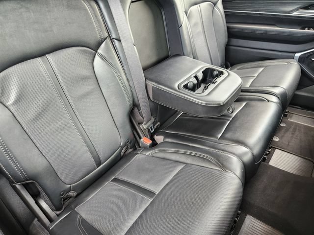 Certified 2024 Jeep Wagoneer Series II w/ Flexible Seating Group RWD image 27
