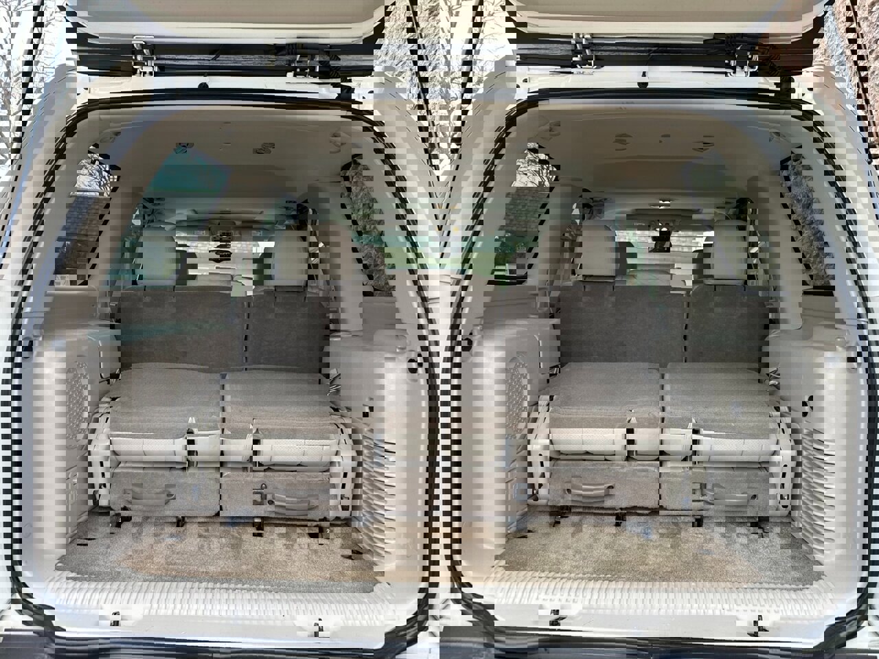 Used 2005 Cadillac Escalade AWD image 38