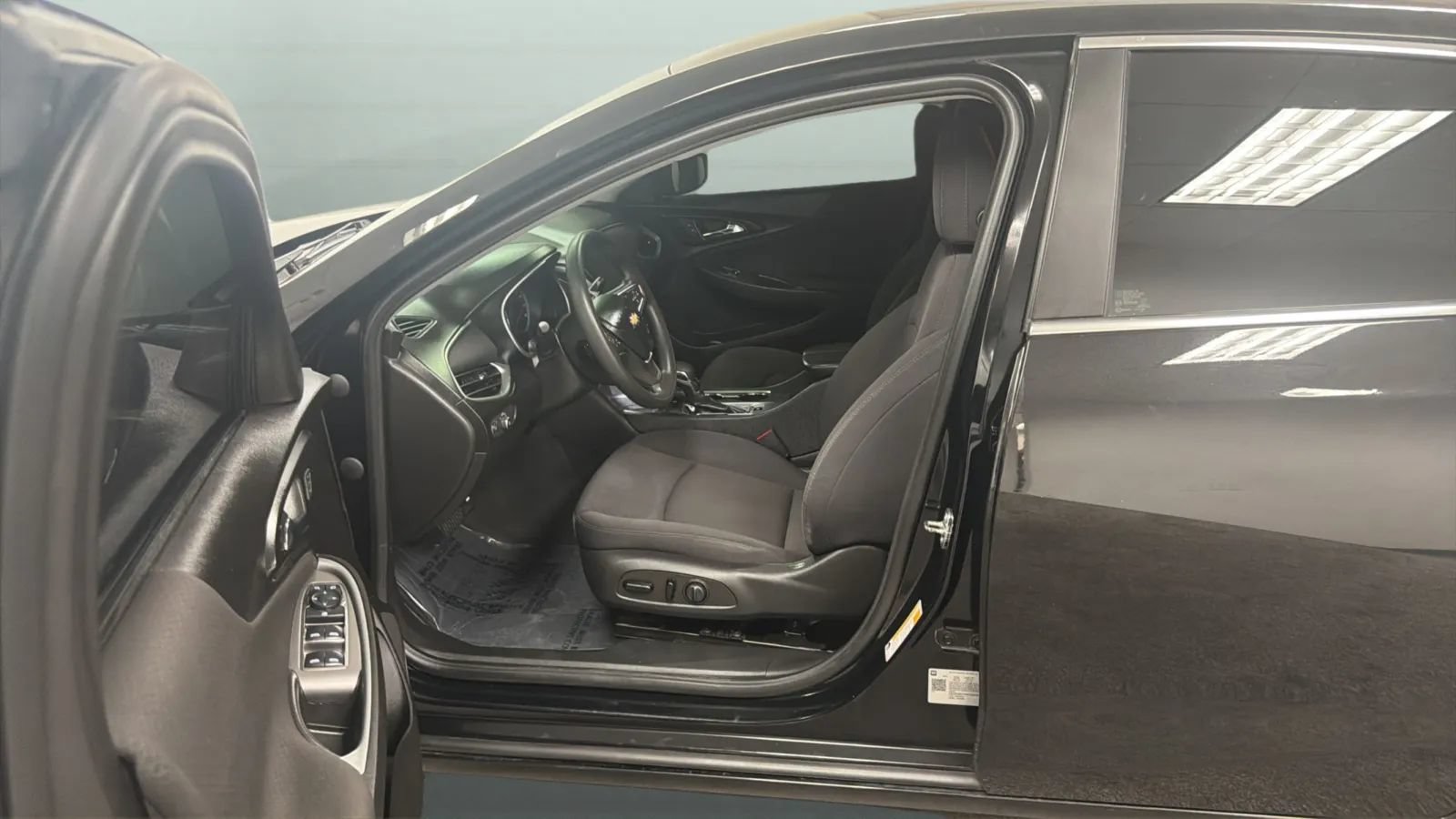 Used 2023 Chevrolet Malibu LT FWD image 21