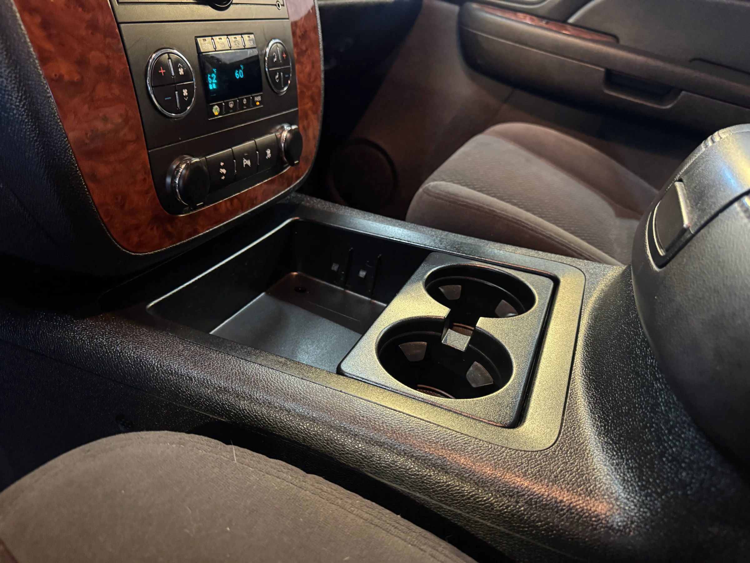 Used 2008 Chevrolet Suburban LT w/ Convenience Package 1 image 18