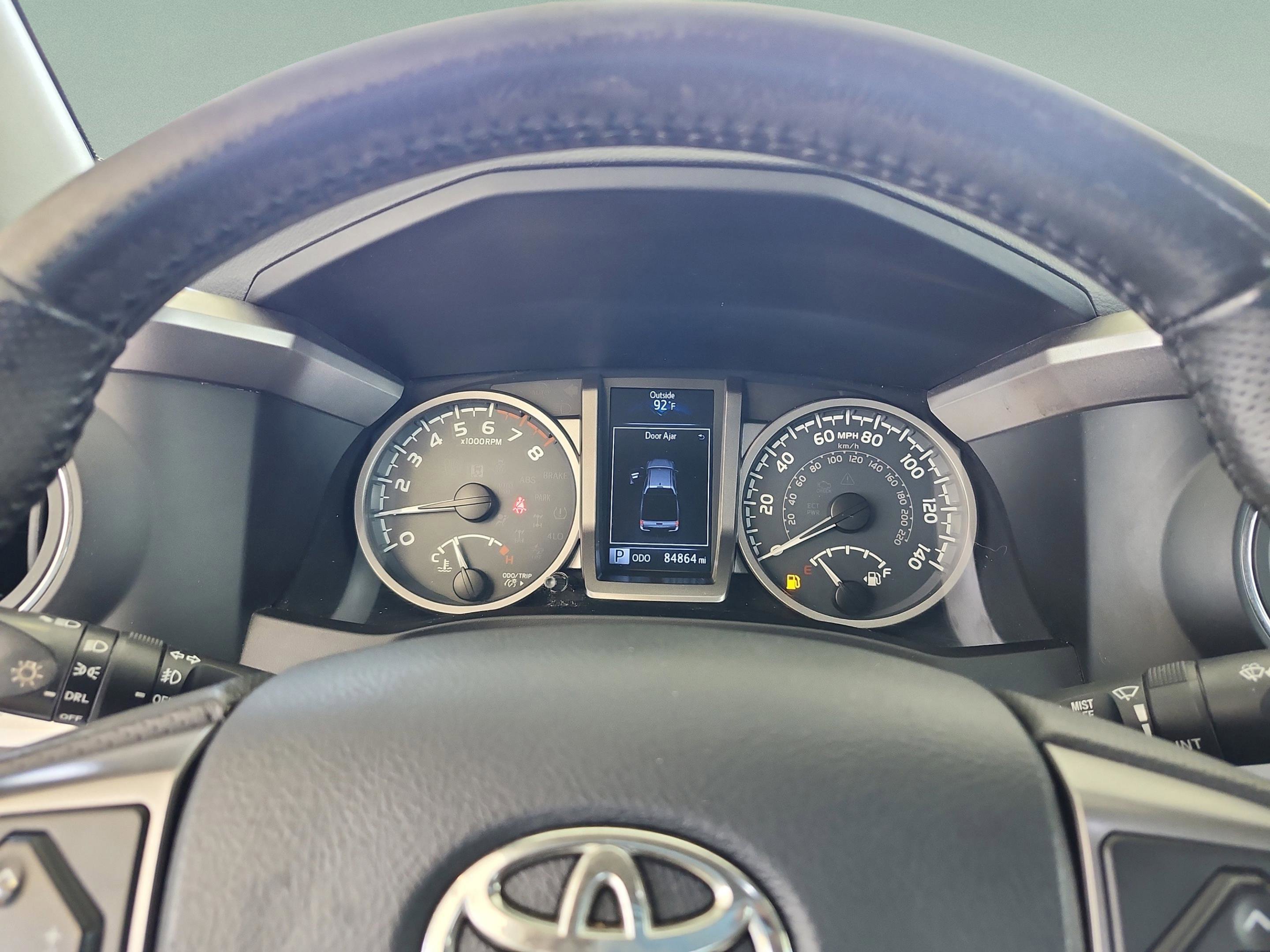 Used 2018 Toyota Tacoma SR5 RWD image 10