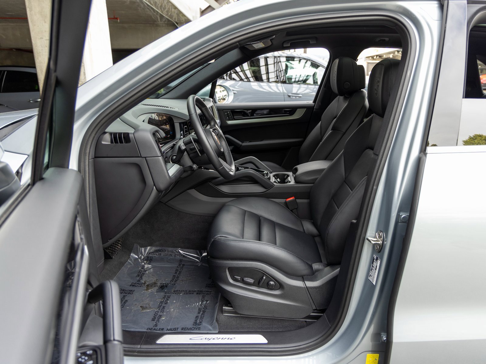 Certified 2025 Porsche Cayenne image 25