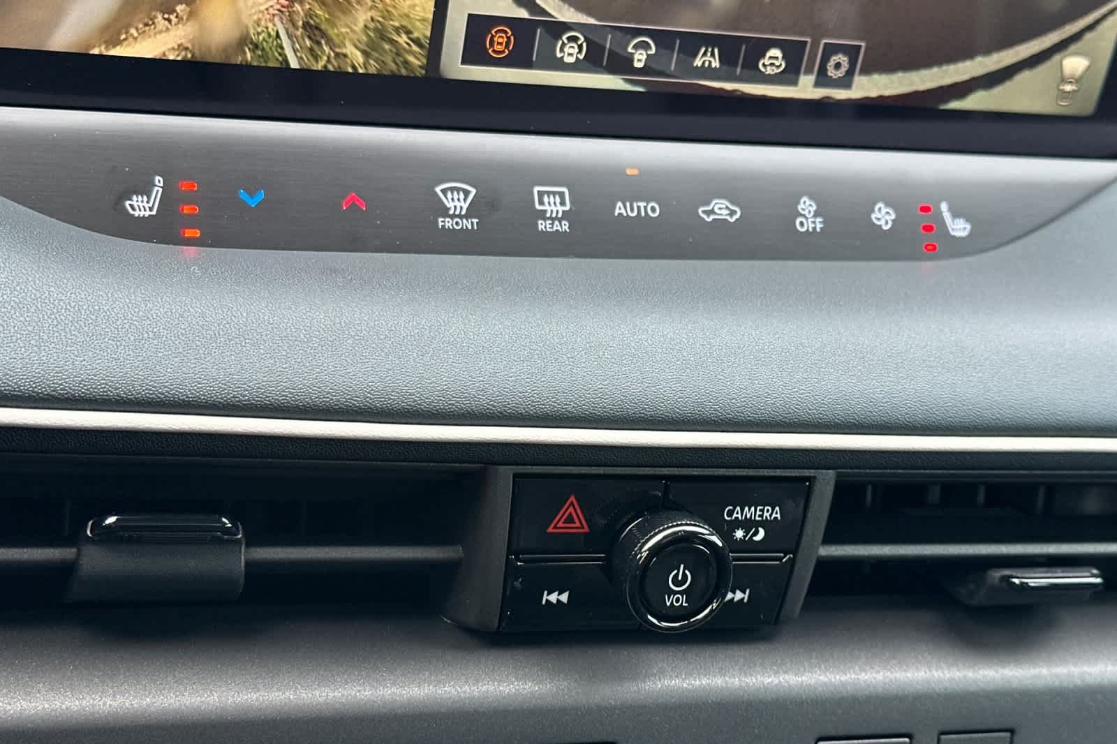 New 2026 Nissan Leaf Platinum+ FWD image 21