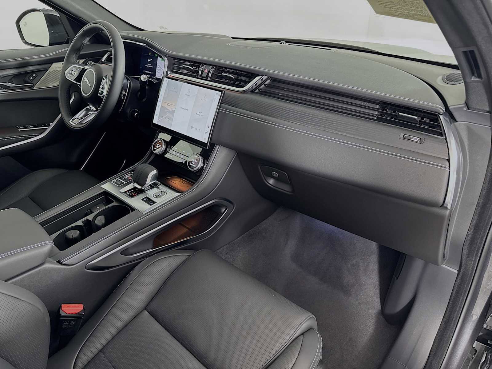 New 2026 Jaguar F-PACE R-Dynamic S AWD/4WD image 27